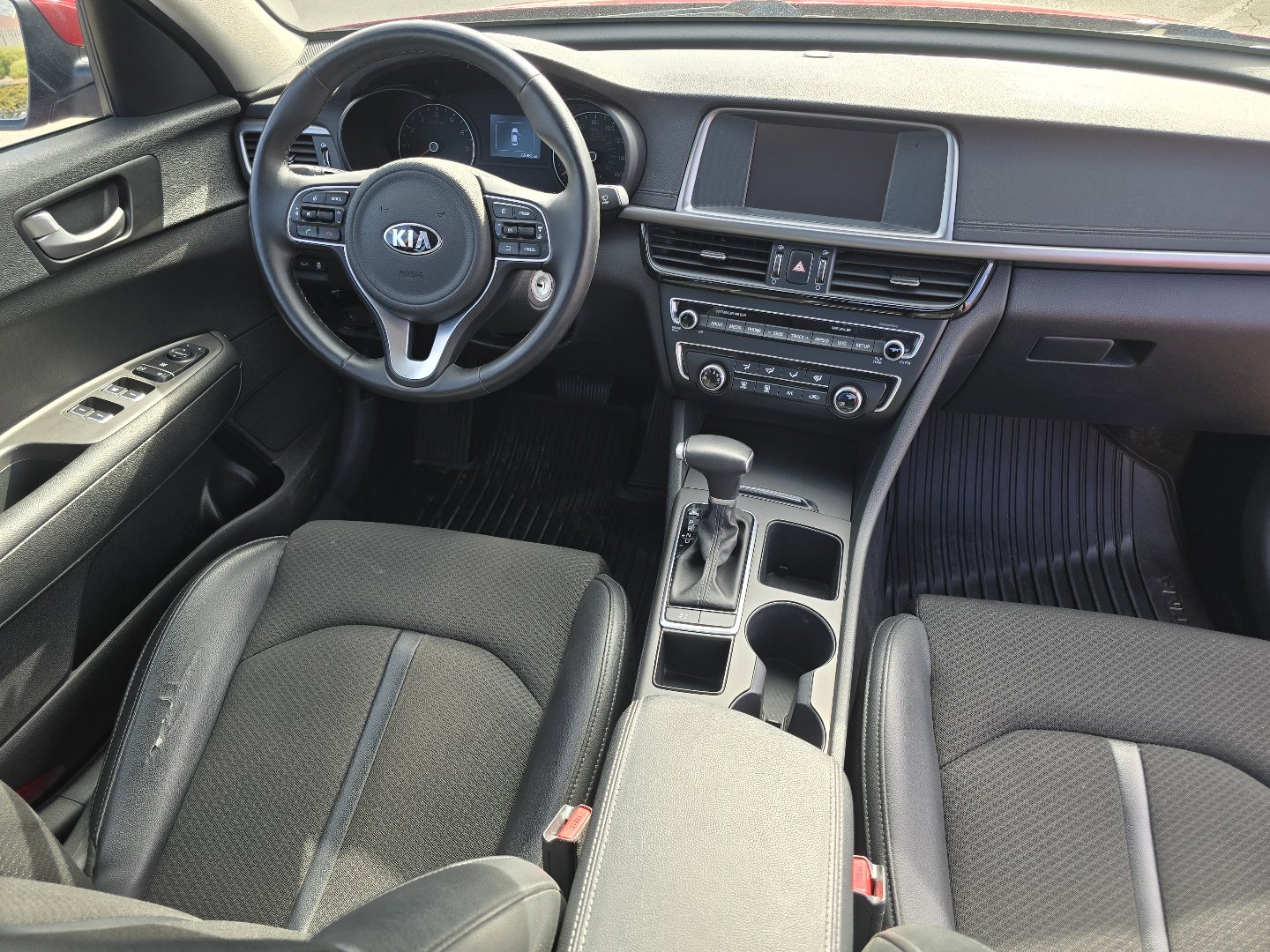 Used 2018 Kia Optima S image 27