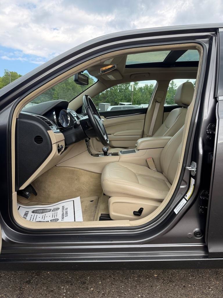 Used 2013 Chrysler 300 AWD w/ Driver Convenience Group image 10