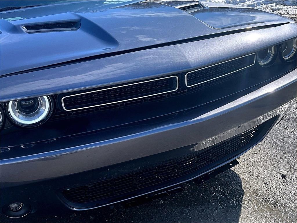 Used 2019 Dodge Challenger SXT image 23