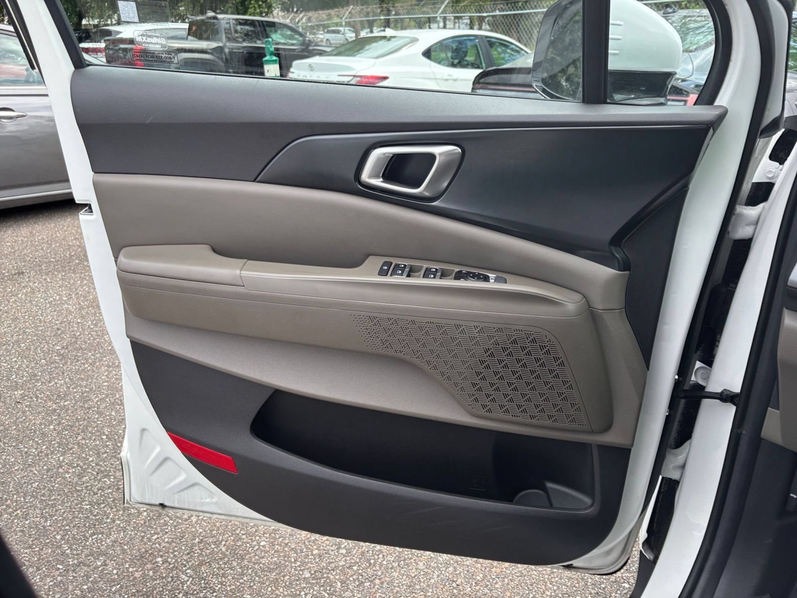 Used 2026 Kia Carnival FWD image 18