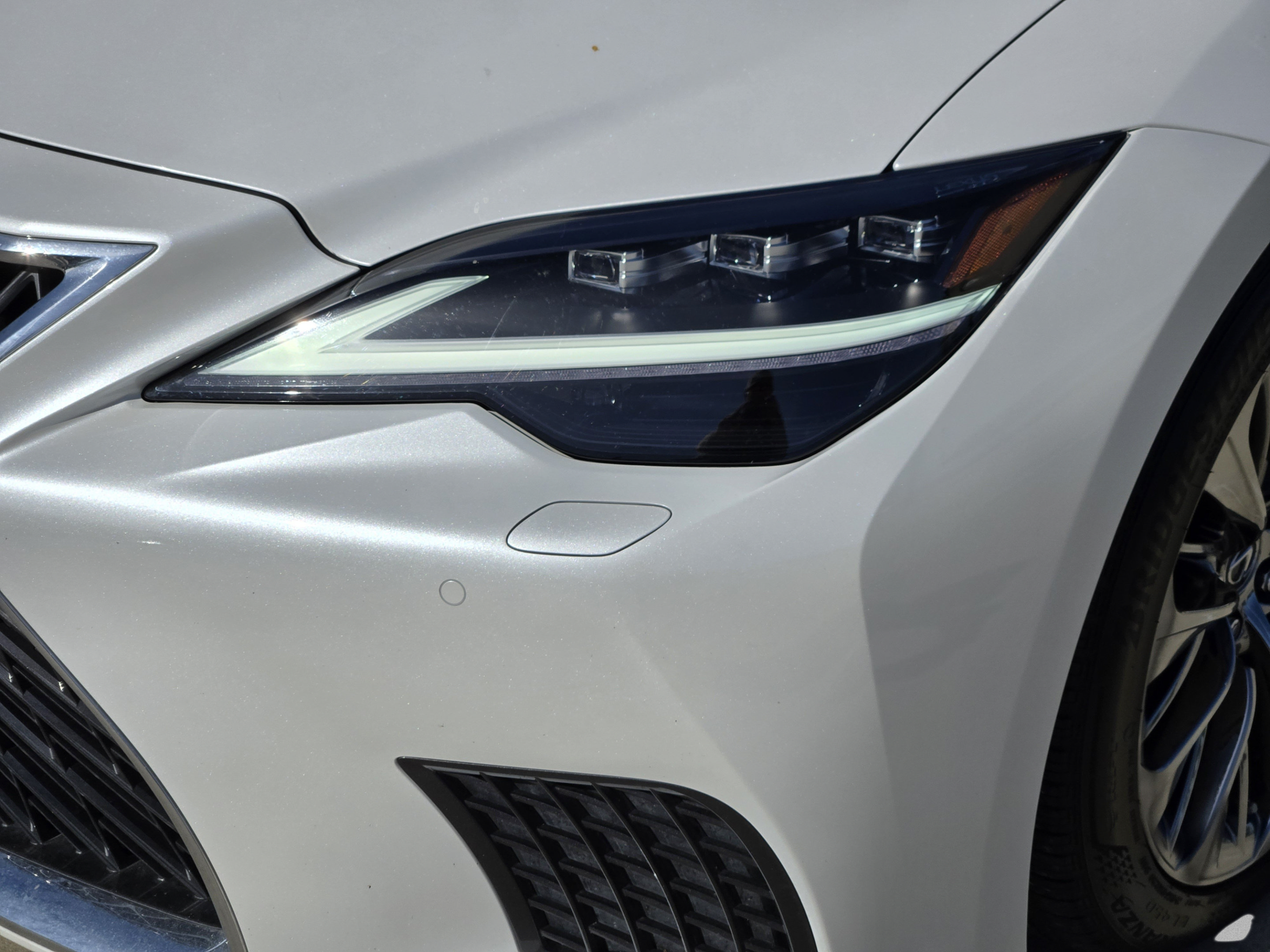 Used 2022 Lexus LS 500 w/ Interior Upgrade Package RWD image 38
