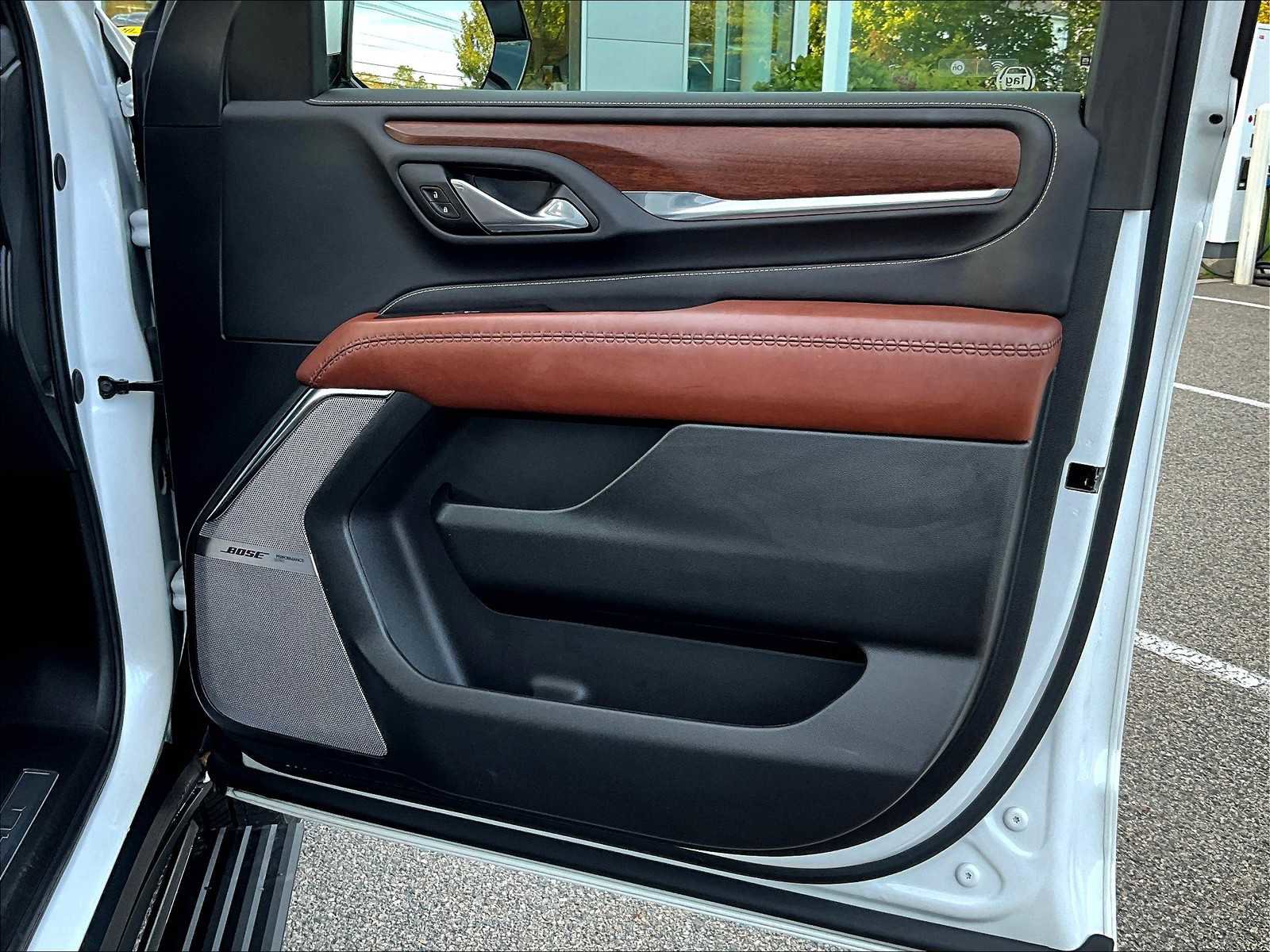 Used 2024 GMC Yukon Denali Ultimate image 12