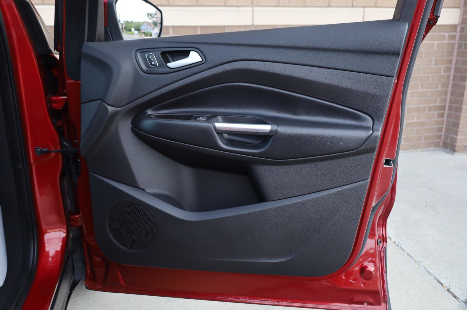 Used 2019 Ford Escape SEL AWD/4WD image 28