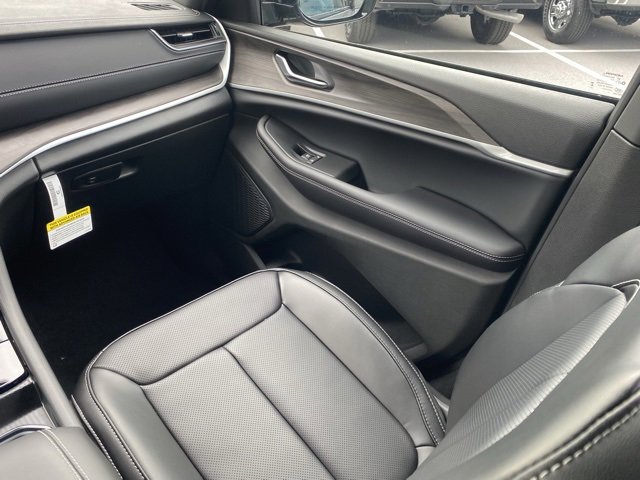 New 2025 Jeep Grand Cherokee Limited image 60