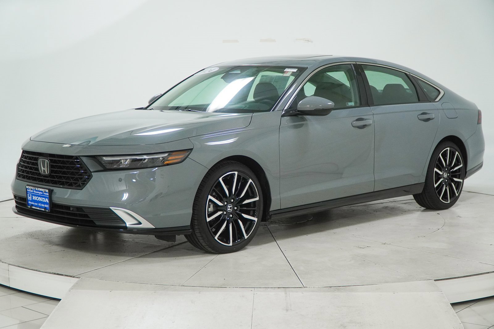 Used 2024 Honda Accord Touring image 4