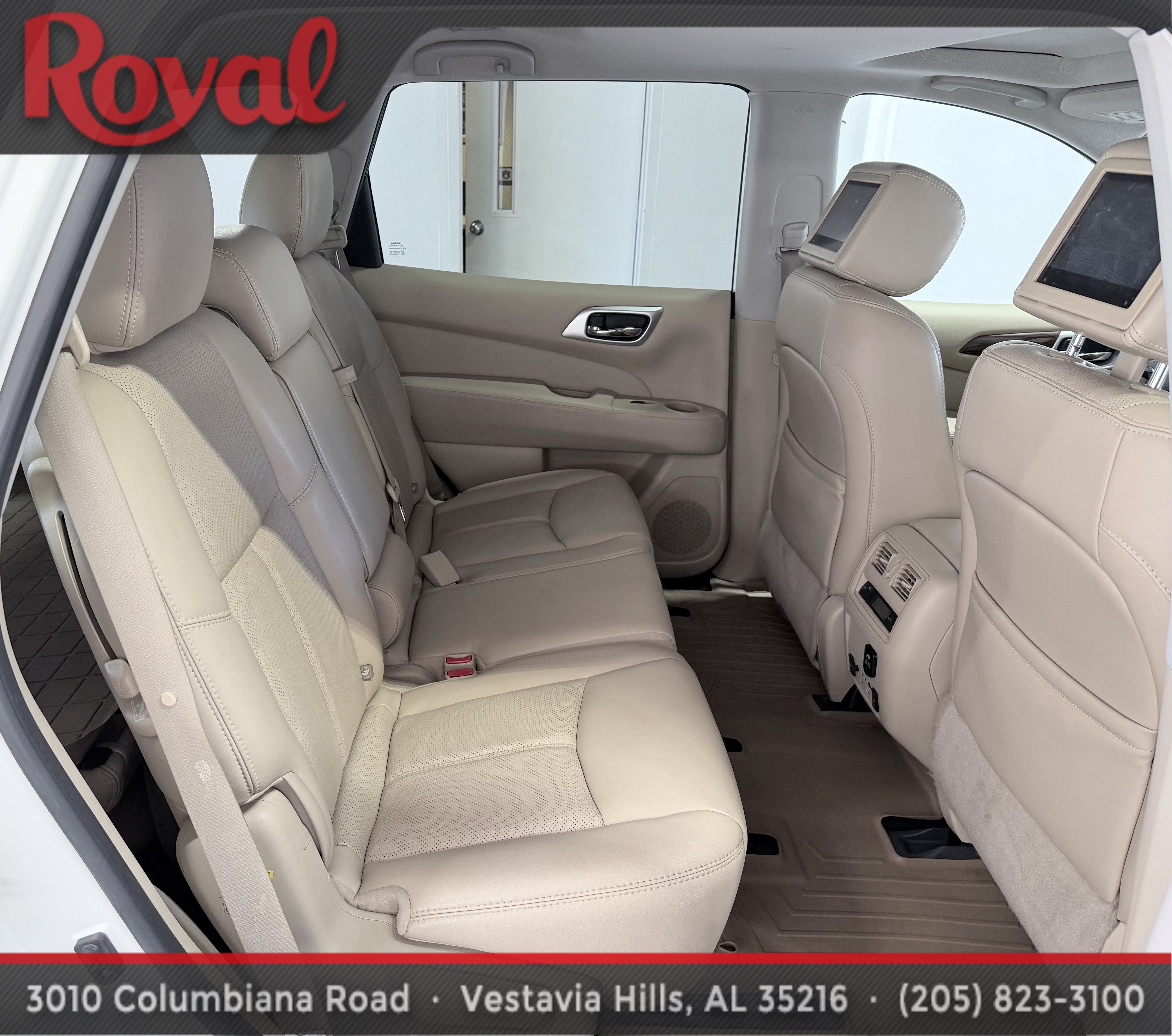 Used 2017 Nissan Pathfinder Platinum w/ Family Entertainment Package FWD image 20