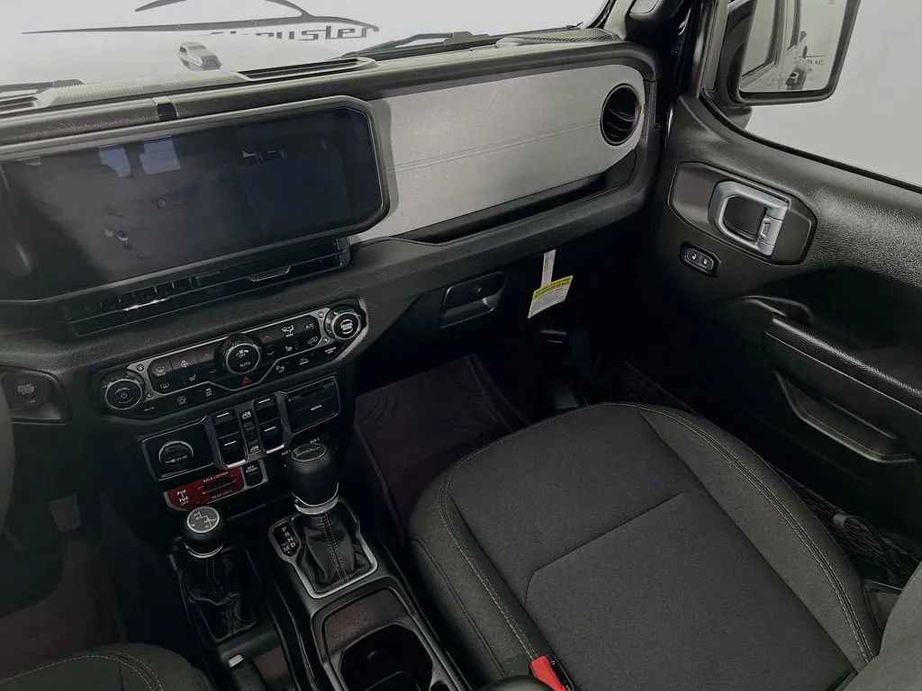 Used 2024 Jeep Gladiator Sport image 24