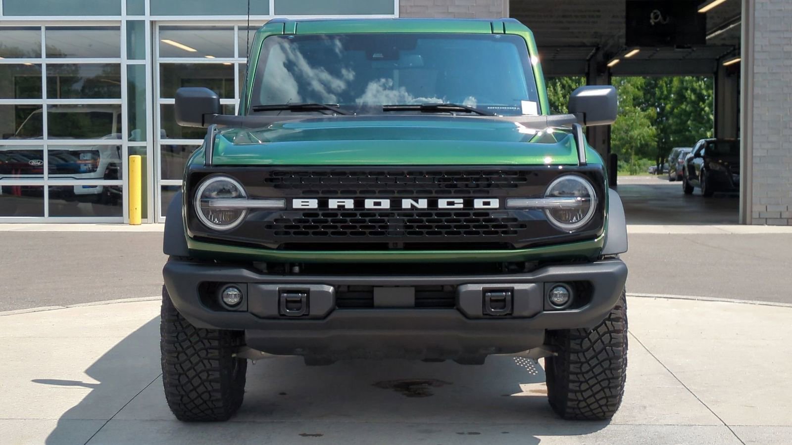 New 2025 Ford Bronco Badlands image 9