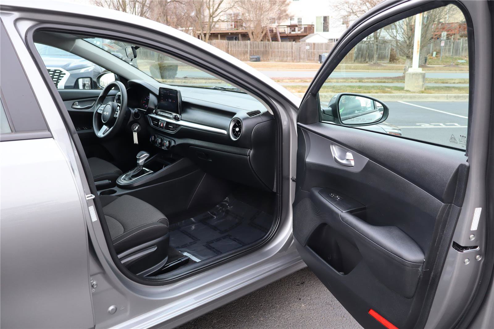 Used 2022 Kia Forte LXS w/ LXS Technology Package image 25