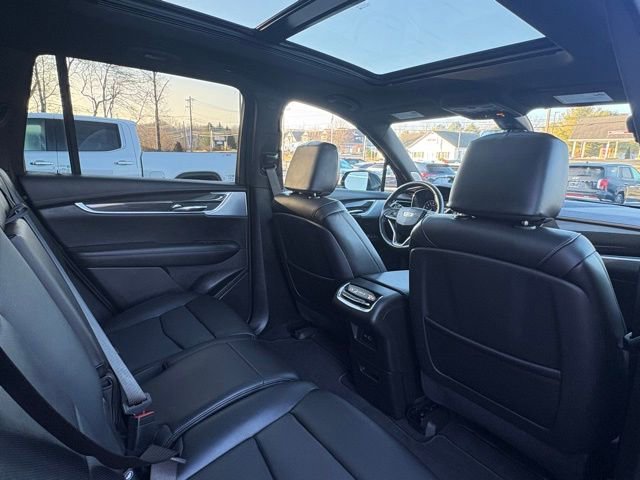 Used 2025 Cadillac XT6 Sport image 27