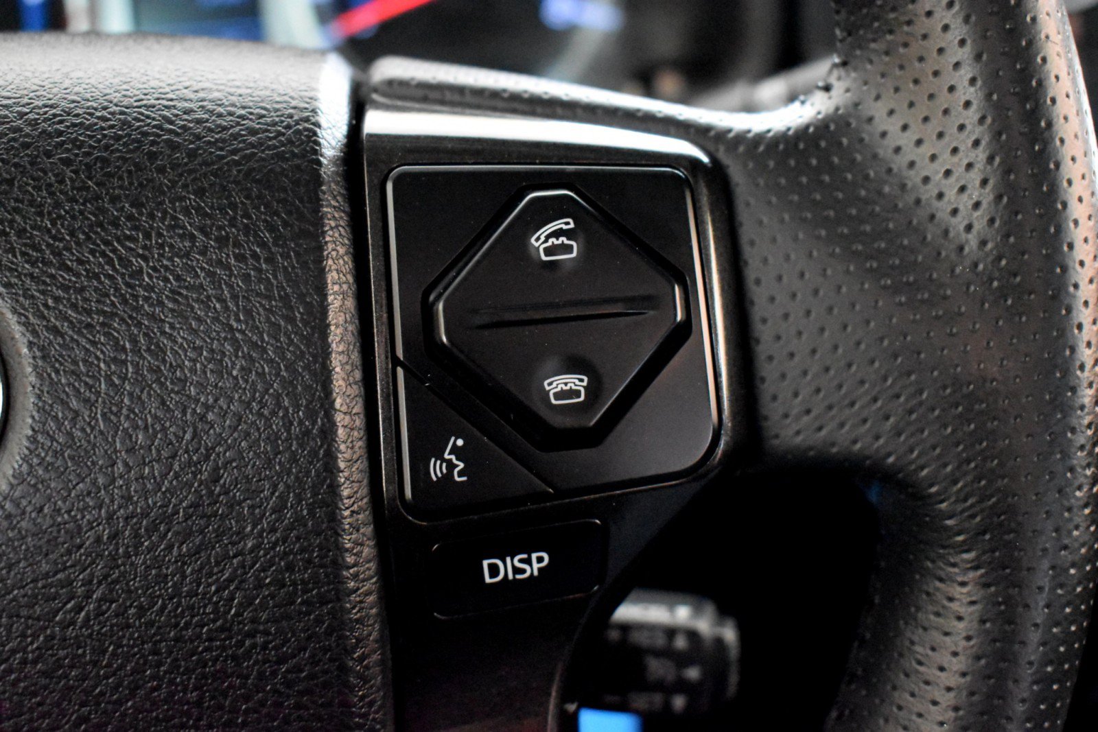 Used 2018 Toyota 4Runner TRD Off-Road Premium w/ Convenience Package AWD/4WD image 20