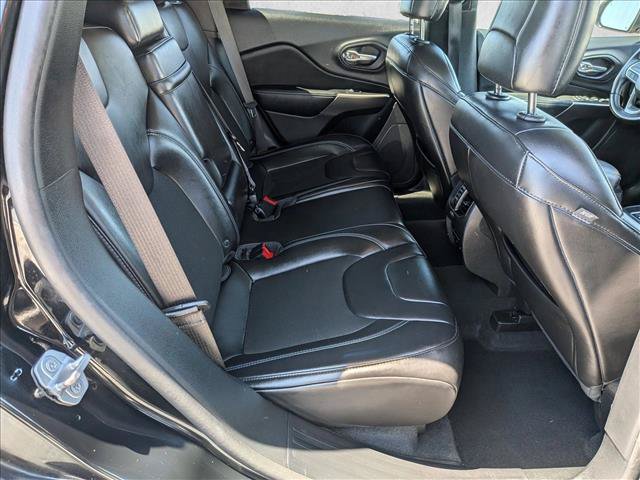 Used 2019 Jeep Cherokee Latitude Plus FWD image 18