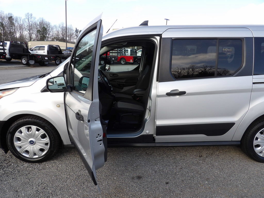 Used 2020 Ford Transit Connect XL FWD image 13