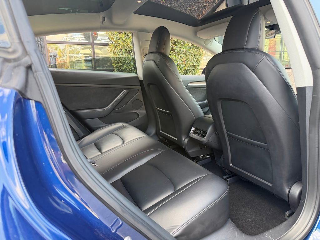 Used 2021 Tesla Model 3 Standard Range image 36