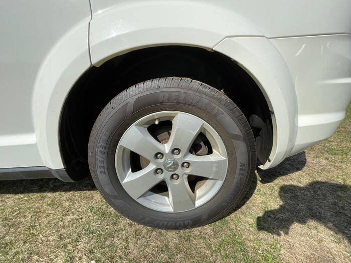 Used 2010 Dodge Journey SXT w/ Flexible Seating Group FWD image 14