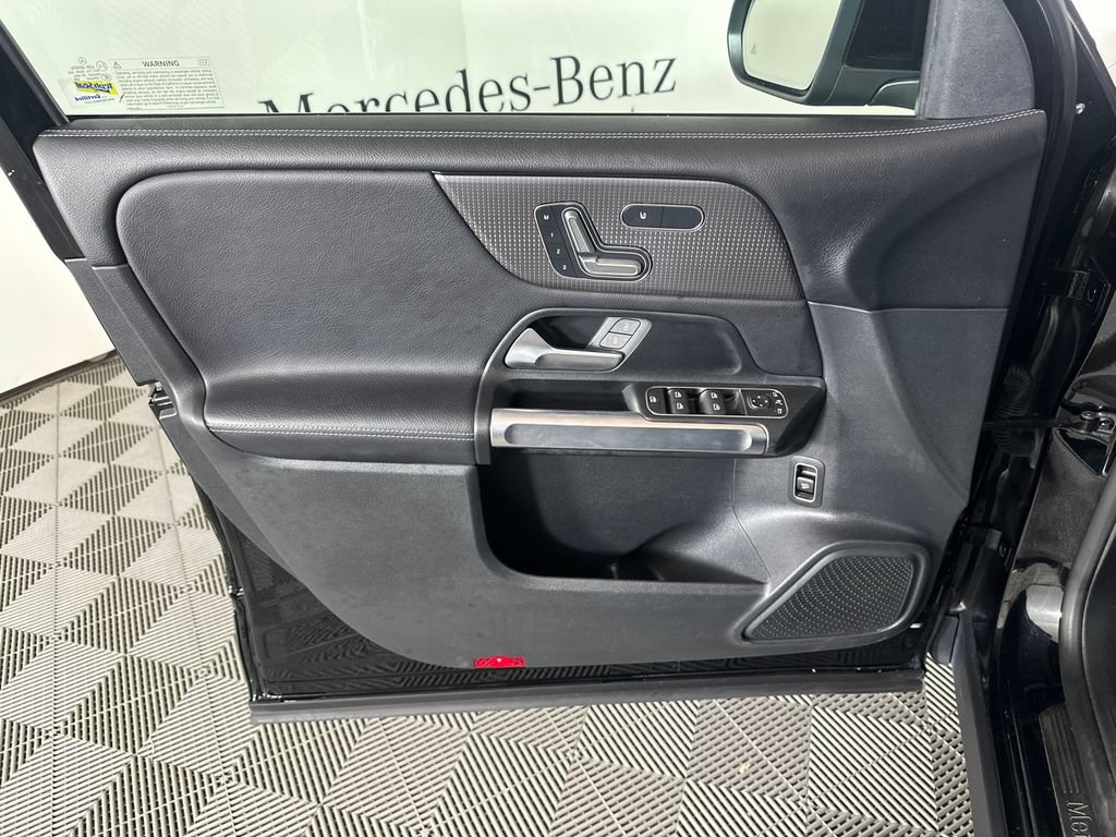 Used 2023 Mercedes-Benz GLB 250 image 10