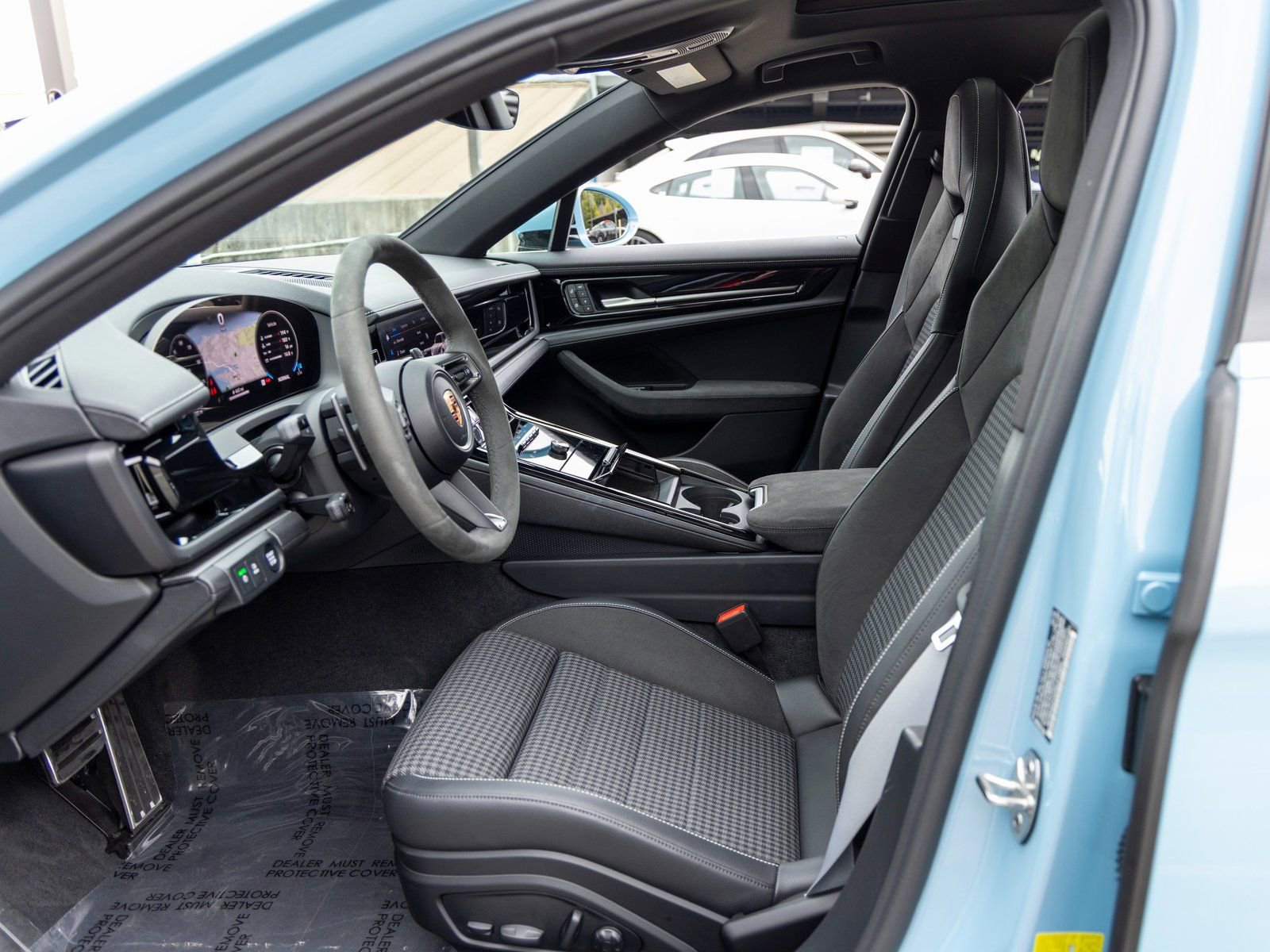 Certified 2025 Porsche Panamera 4 image 27