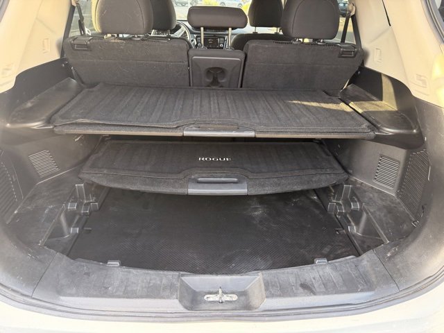 Used 2020 Nissan Rogue SV image 6