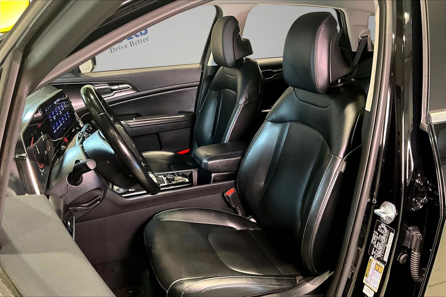 Used 2024 Kia Sportage EX AWD/4WD image 21