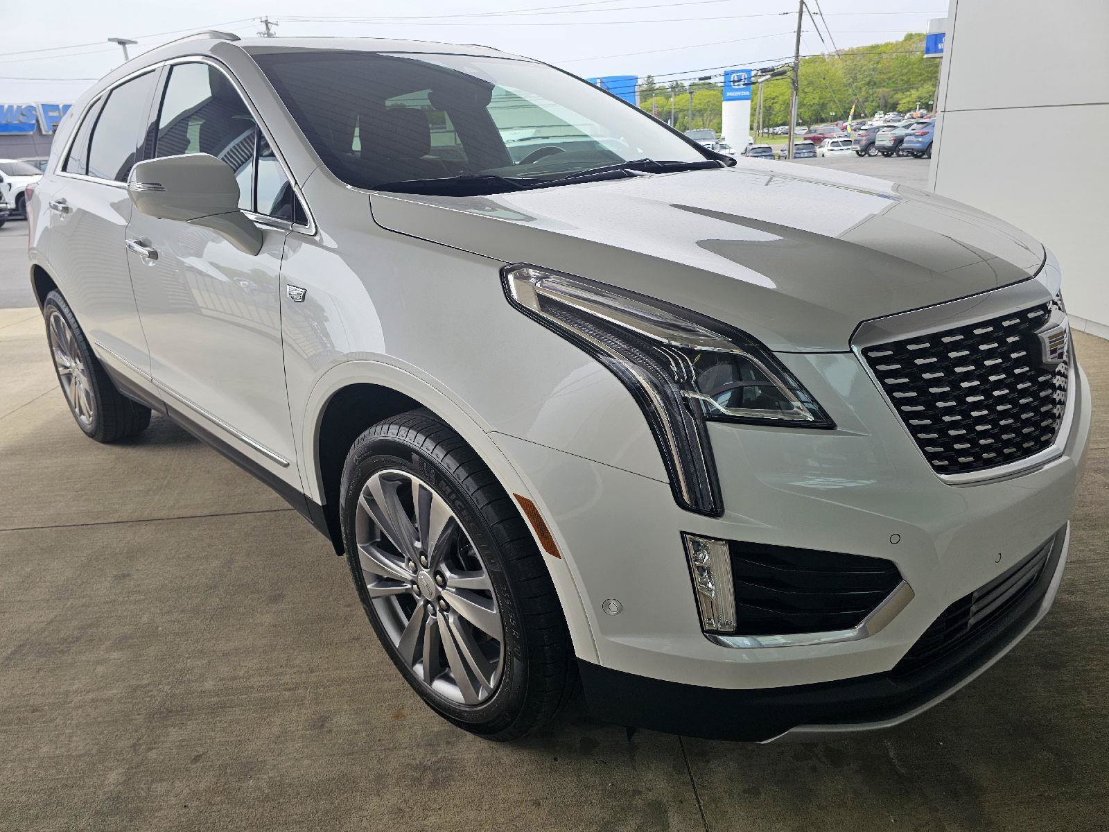 Used 2024 Cadillac XT5 Premium Luxury w/ Technology Package AWD/4WD image 7