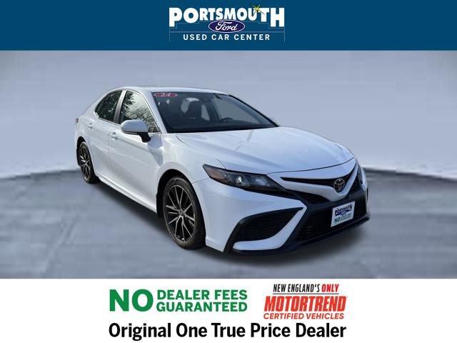 Used 2024 Toyota Camry SE w/ Cold Weather Package