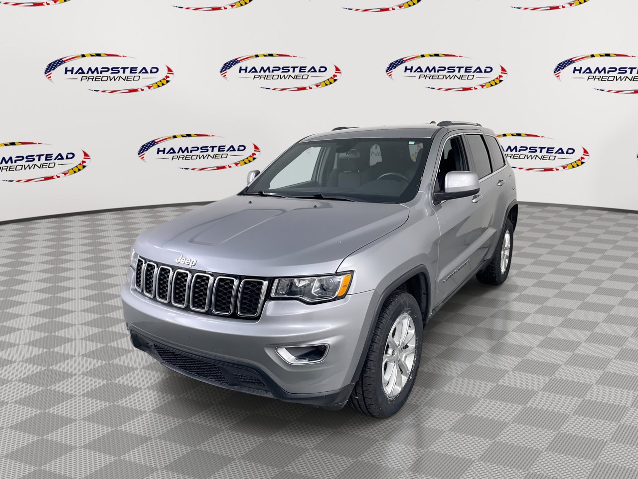 Used 2021 Jeep Grand Cherokee Laredo w/ Security & Convenience Group AWD/4WD image 1