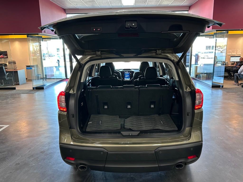 Used 2023 Subaru Ascent Limited w/ Technology Package image 28