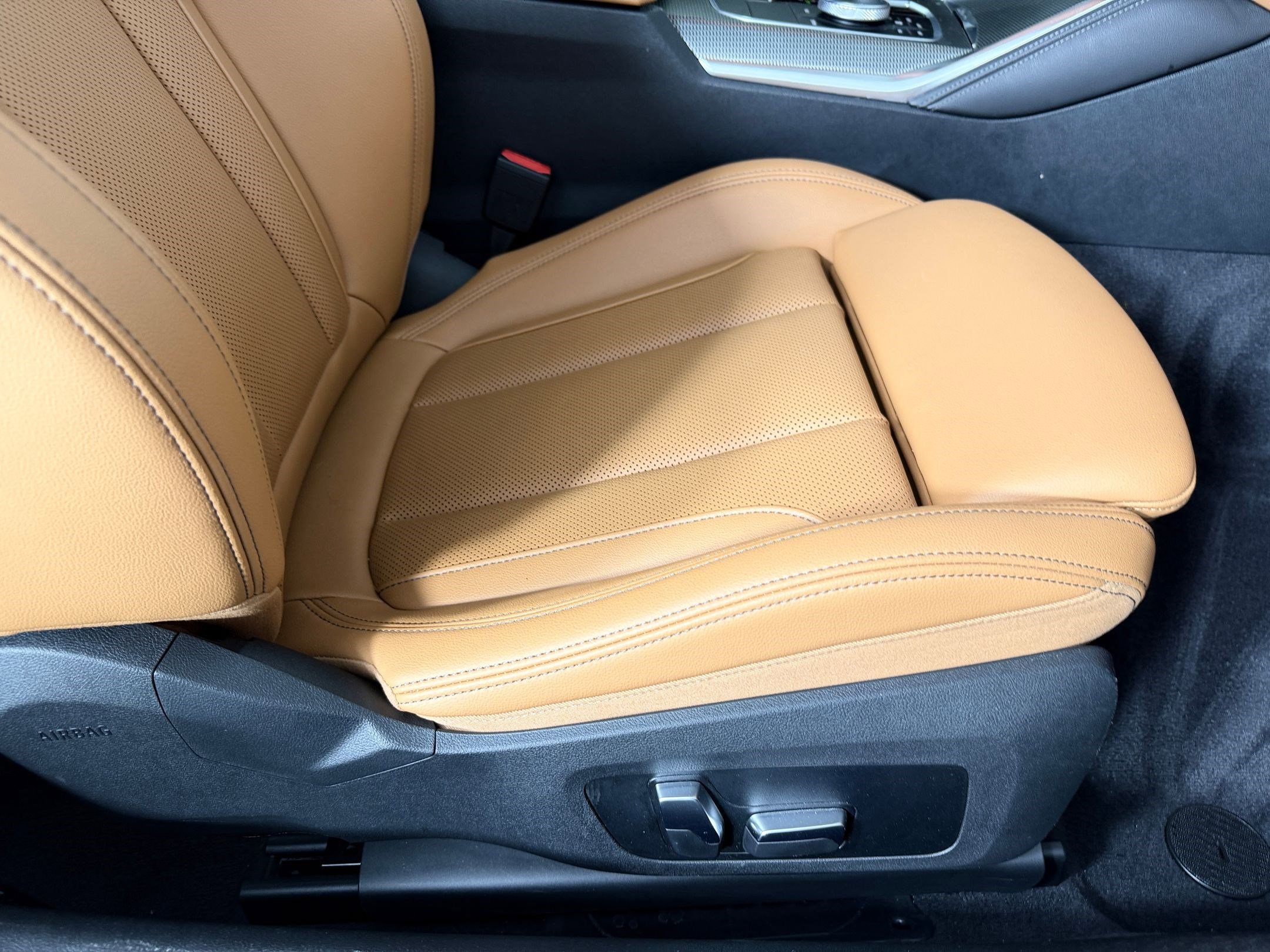 Used 2023 BMW M440i Coupe w/ Premium Package RWD image 34