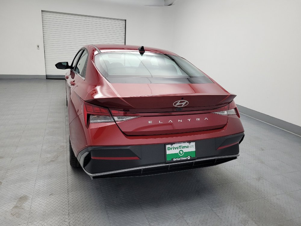 Used 2025 Hyundai Elantra SEL FWD image 6