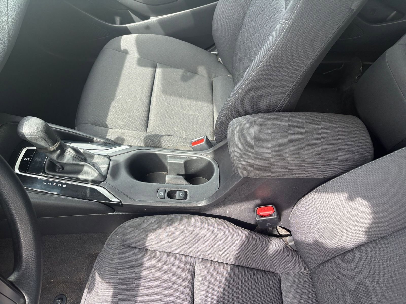 Used 2025 Toyota Corolla LE FWD image 39