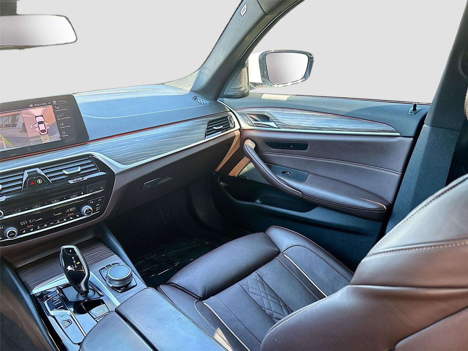 Used 2021 BMW 530i xDrive w/ Premium Package image 27