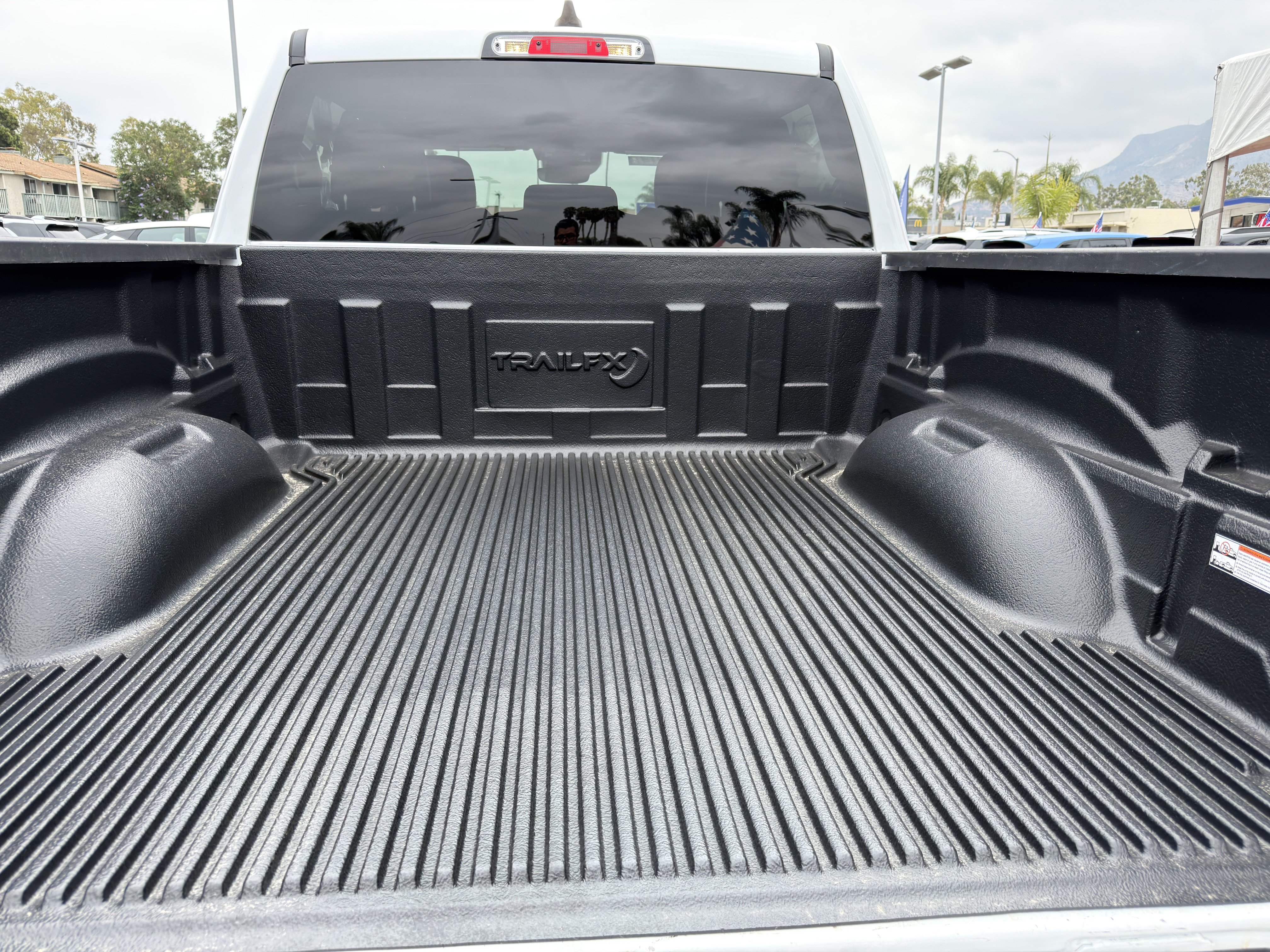 Used 2024 RAM 1500 Laramie AWD/4WD image 17