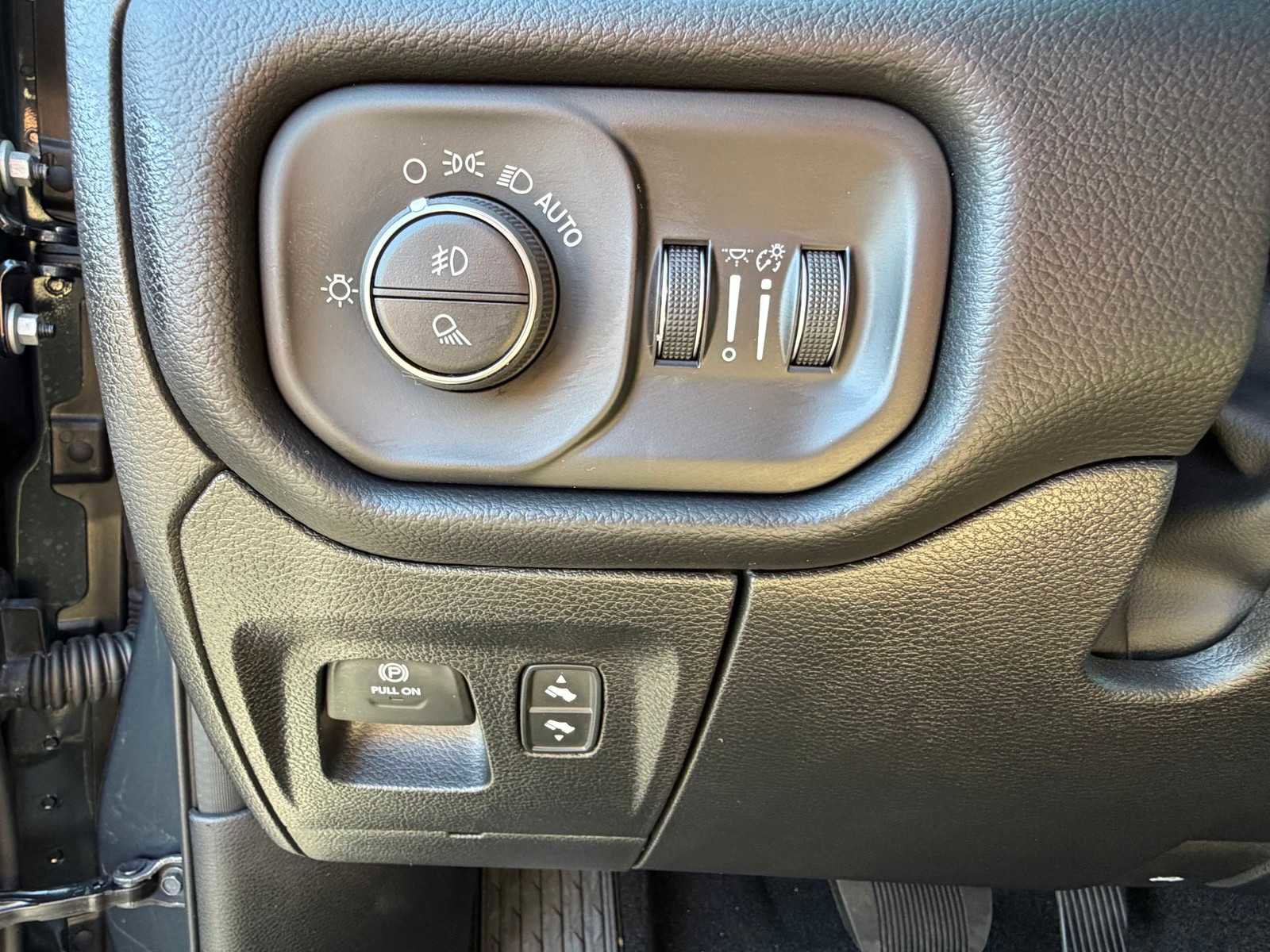 New 2026 RAM 1500 Laramie AWD/4WD image 36