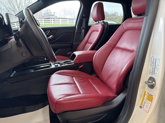 Used 2025 Lincoln Corsair Reserve w/ Equipment Group 202A image 16