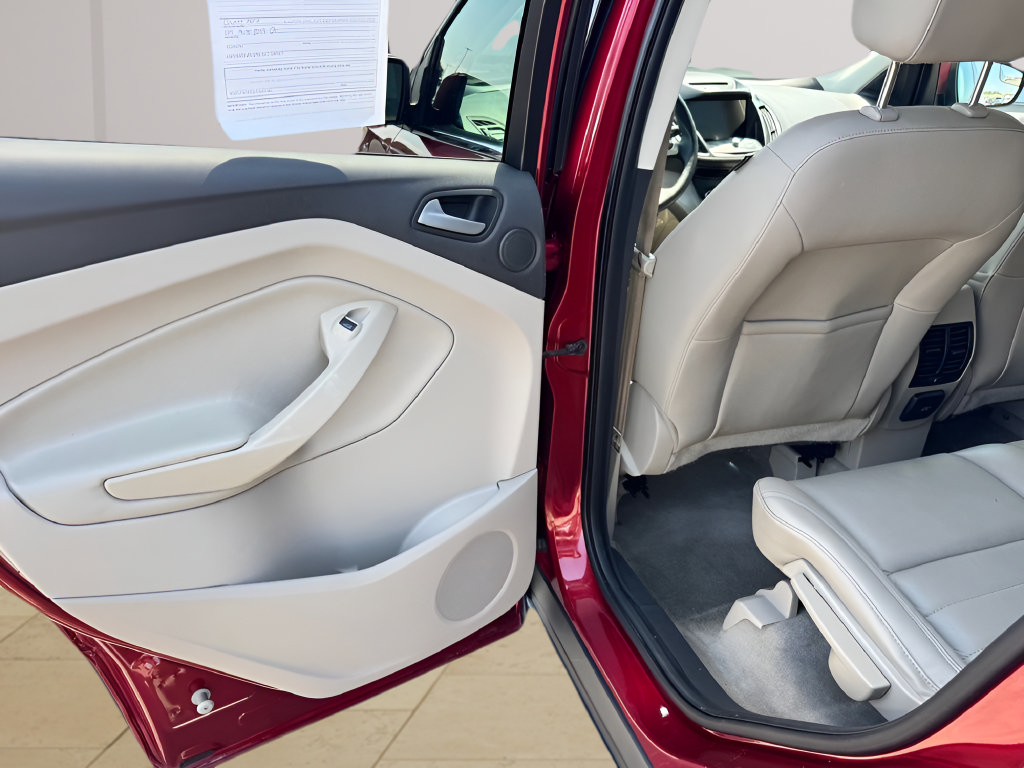 Used 2016 Ford Escape SE w/ SE Leather Comfort Package FWD image 28