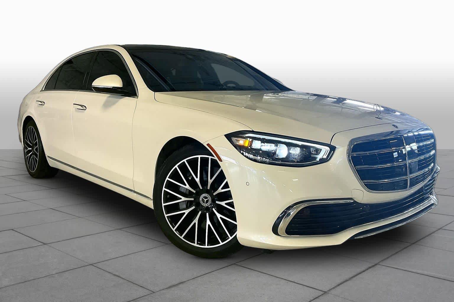Used 2022 Mercedes-Benz S 580 4MATIC Sedan image 2