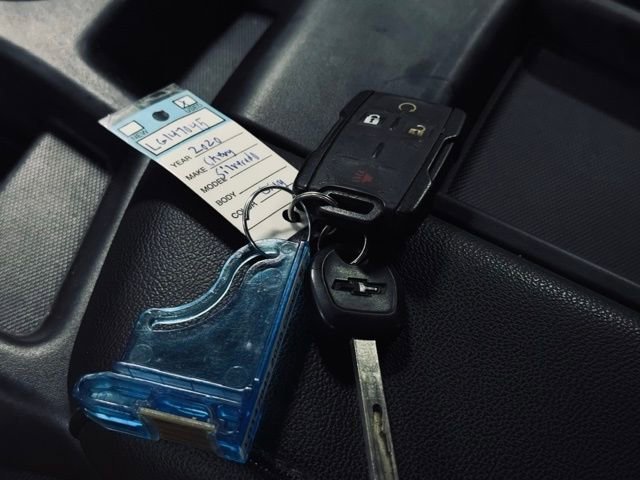 Used 2020 Chevrolet Silverado 1500 LT w/ LT Value Package AWD/4WD image 33