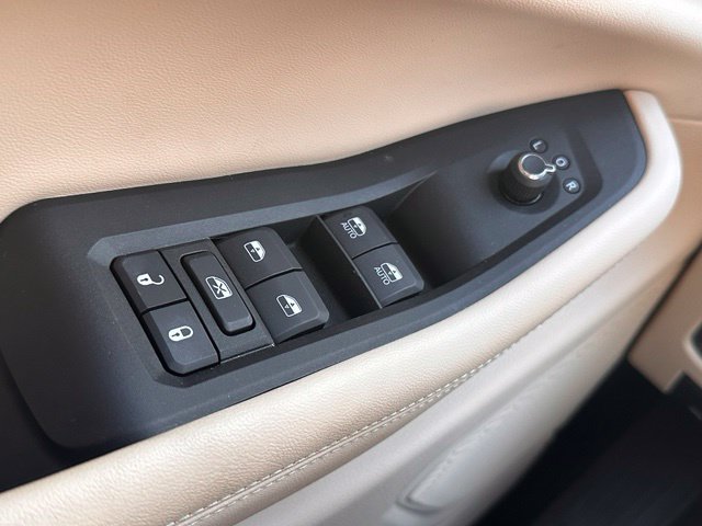 Used 2025 Jeep Grand Cherokee L Limited w/ Luxury Tech Group II AWD/4WD image 19
