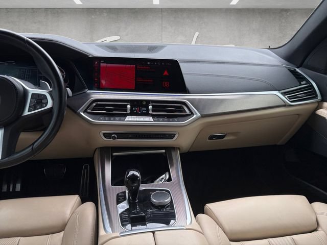 Used 2022 BMW X5 sDrive40i w/ M Sport Package RWD image 3