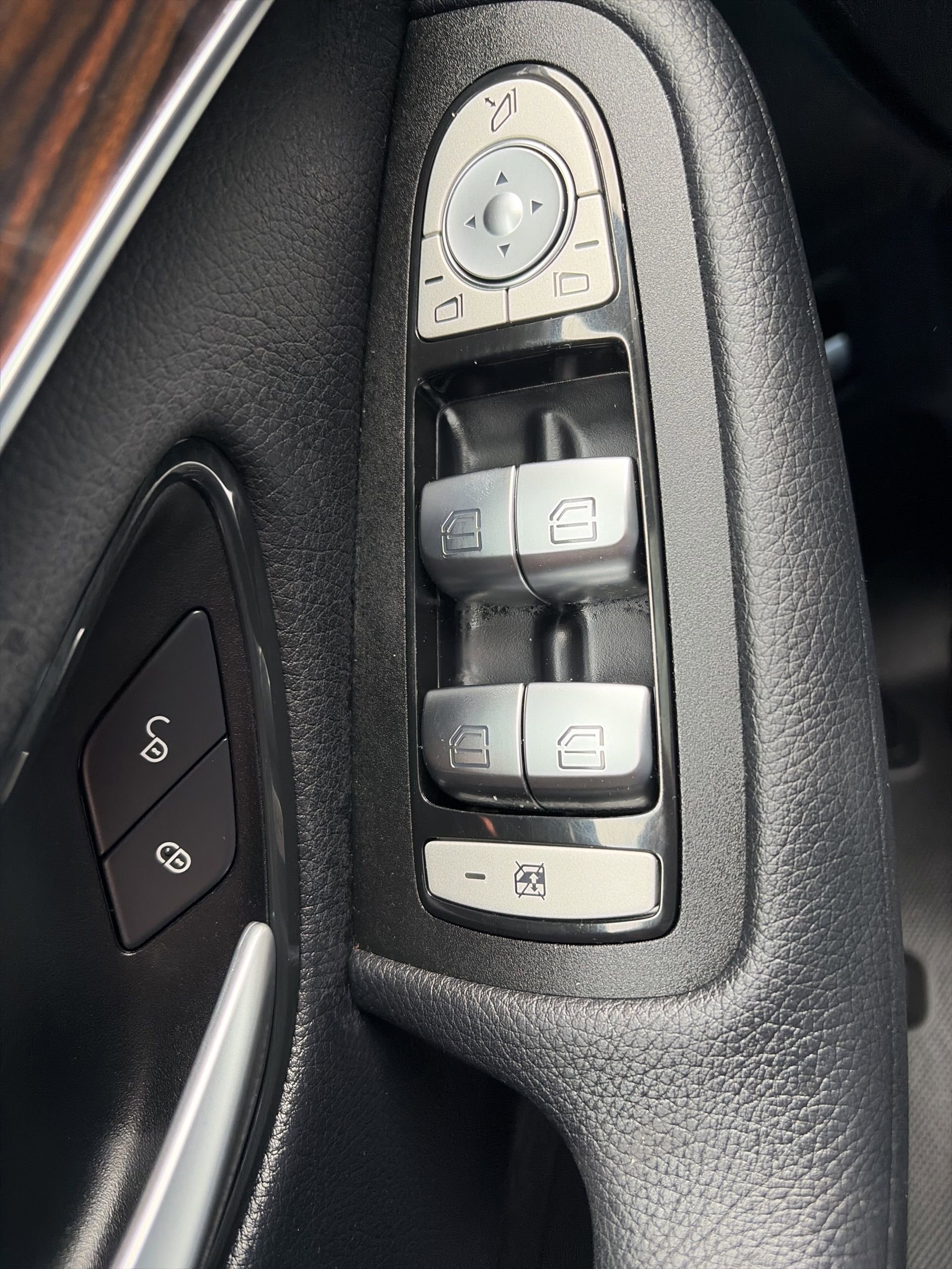 Used 2022 Mercedes-Benz GLC 300 4MATIC image 24