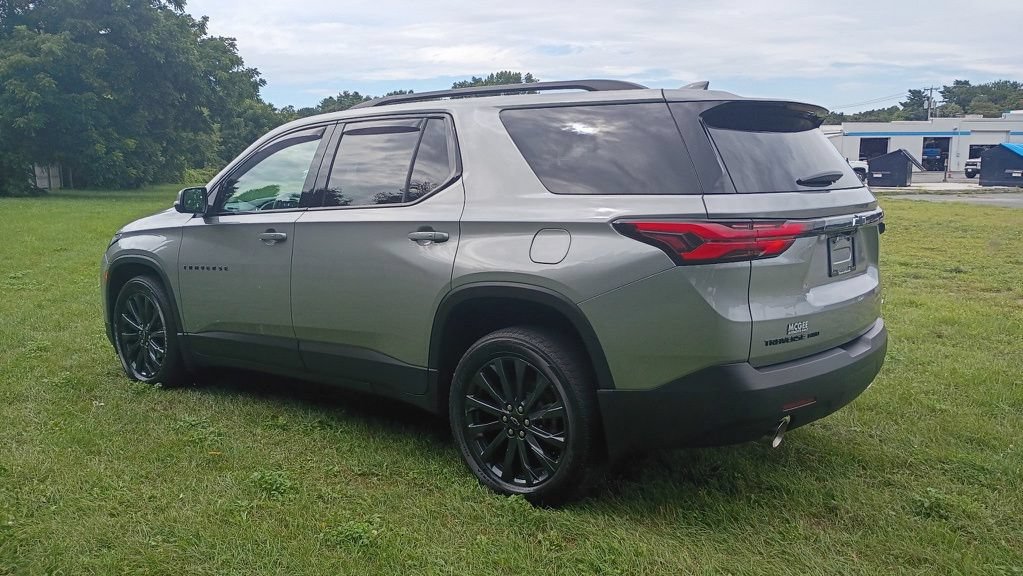 Used 2023 Chevrolet Traverse RS w/ LPO, Cargo Package AWD/4WD image 5