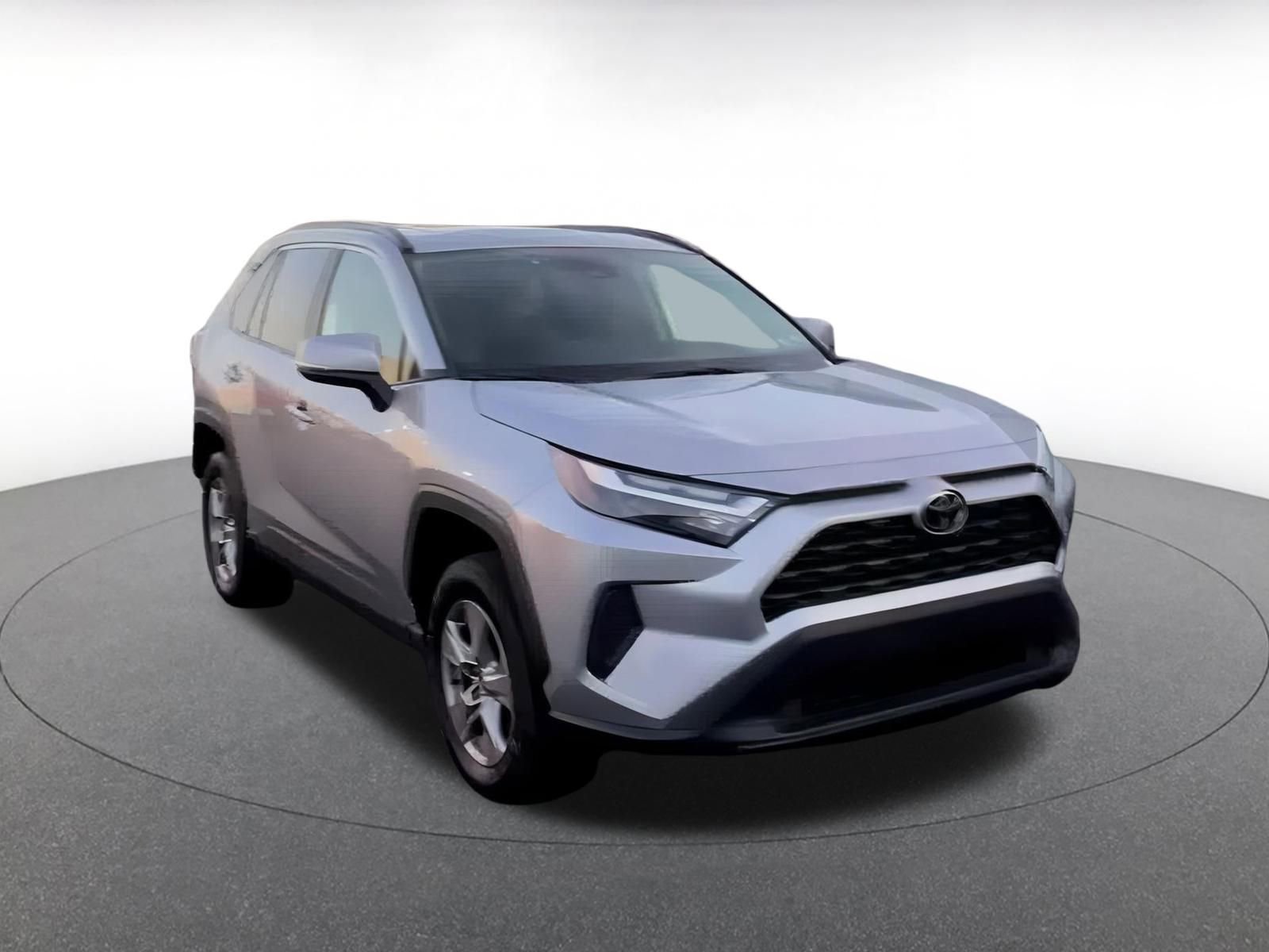 Used 2025 Toyota RAV4 XLE image 3