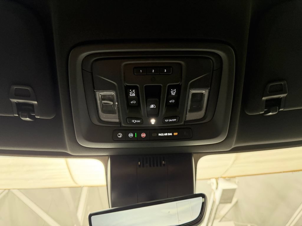 Used 2026 GMC Sierra 3500 AT4 w/ AT4 Premium Plus Package AWD/4WD image 17