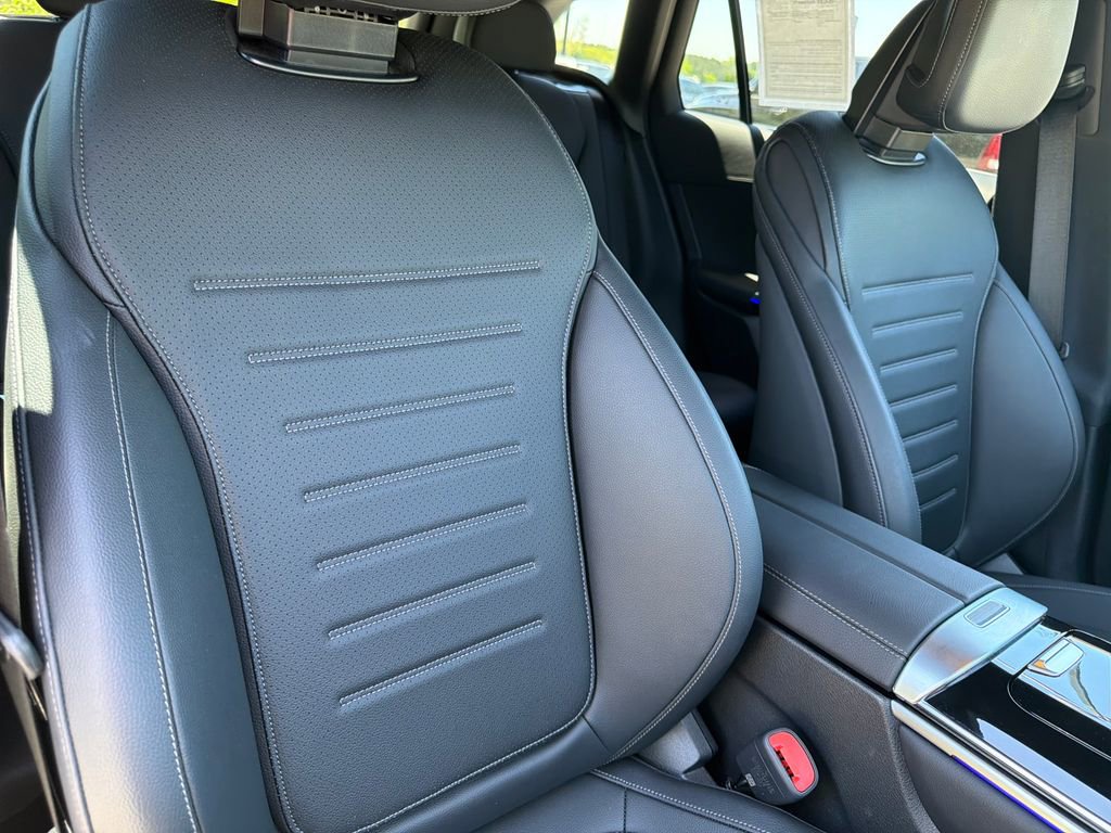 Used 2026 Mercedes-Benz GLC 300 image 35
