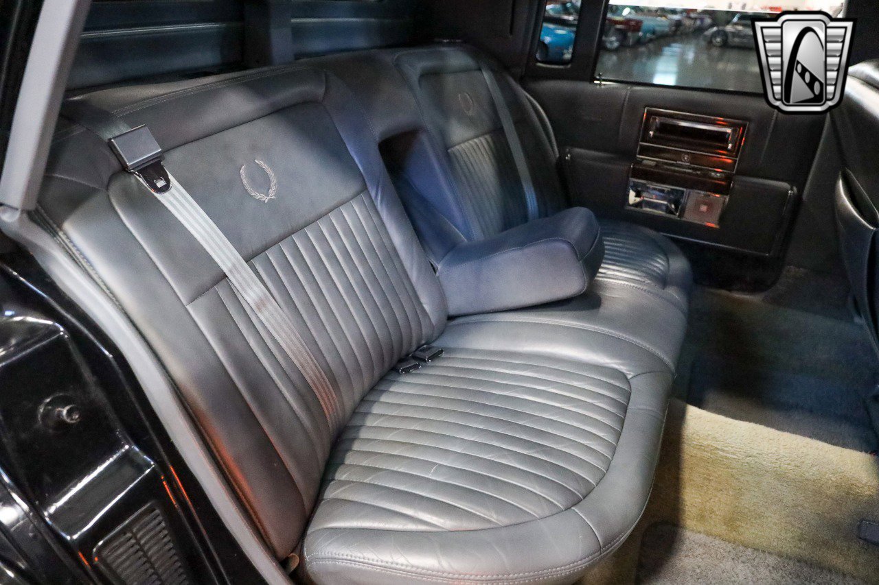 Used 1992 Cadillac Brougham image 23