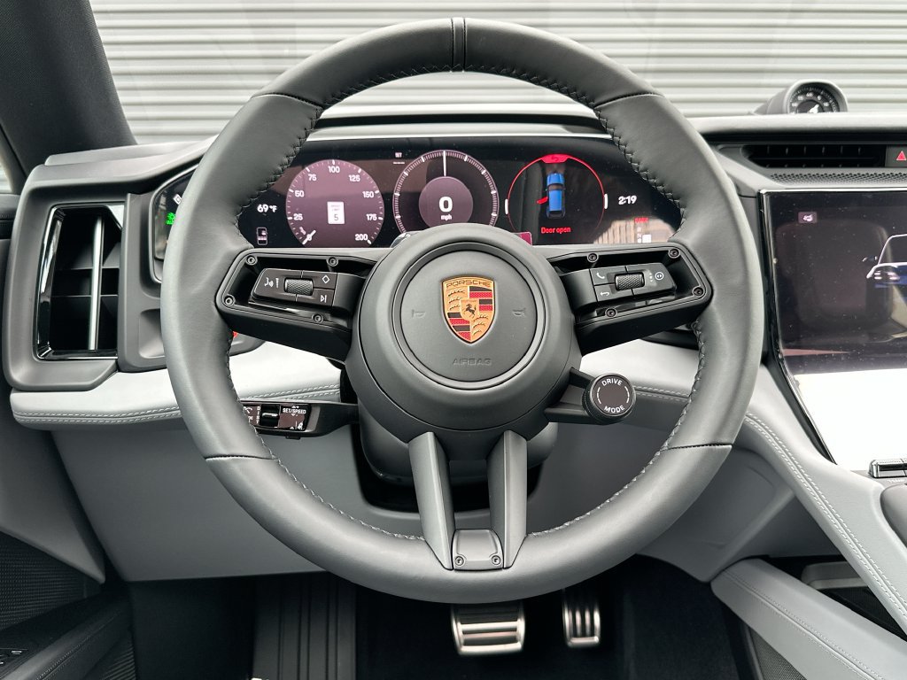 New 2026 Porsche Cayenne Electric AWD/4WD image 12