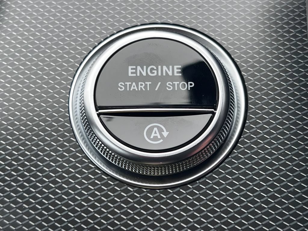 New 2024 Mercedes-Benz C 300 4MATIC Sedan image 28