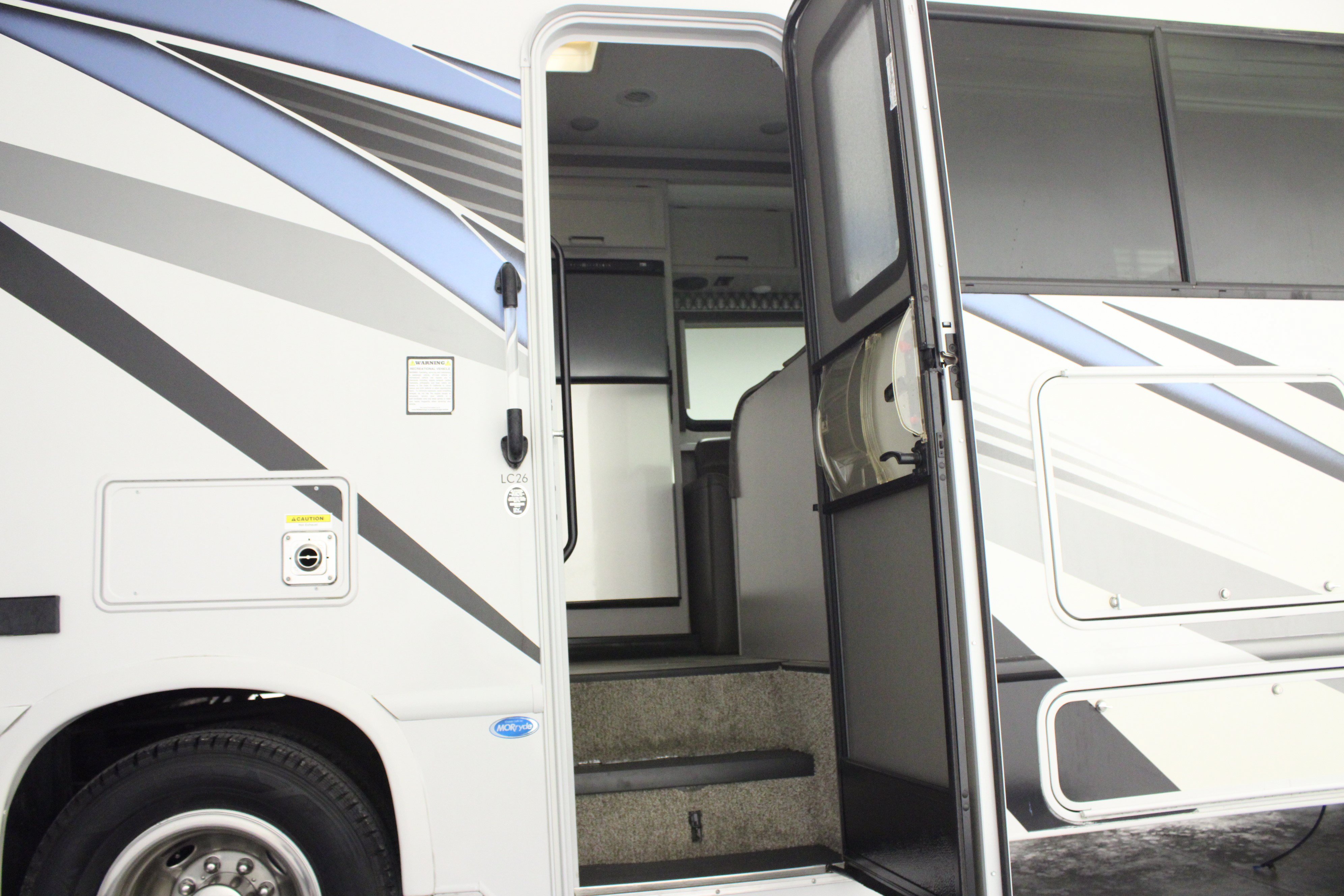 Used 2023 Ford E-450 and Econoline 450 Super Duty w/ Motorhome Prep Package RWD image 12