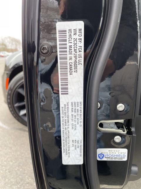 Used 2023 Chrysler 300 C image 38