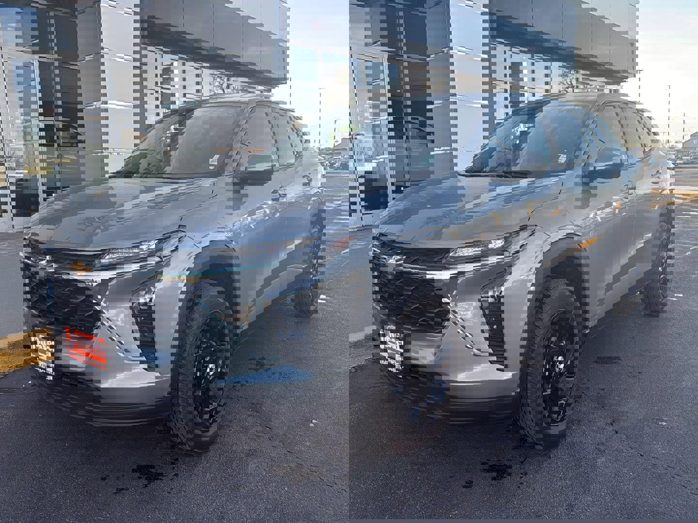 Used 2025 Chevrolet Trax LS w/ LS Convenience Package image 9